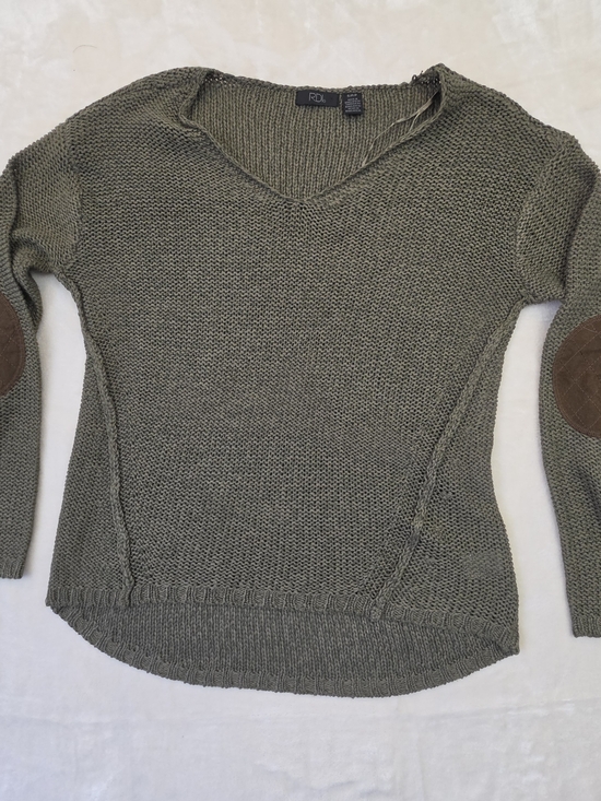 RD Style Sweaters - RD Style Olive Green Knit Sweater Womens Small Elbow Patch V Neck Casual